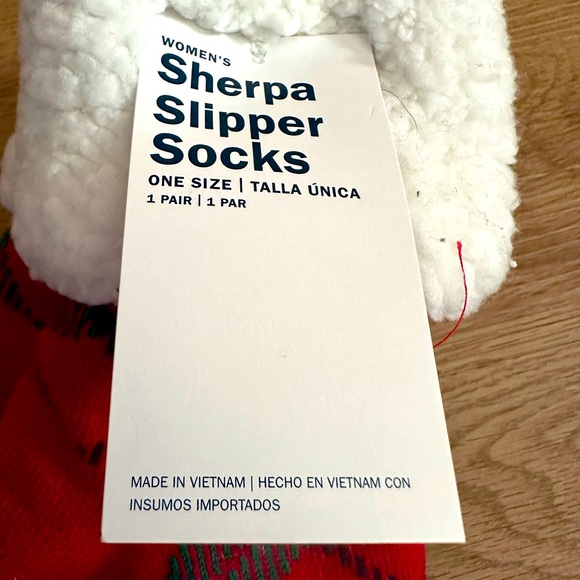 2/$10 Old Navy NWT Sherpa slipper socks - Picture 2 of 3